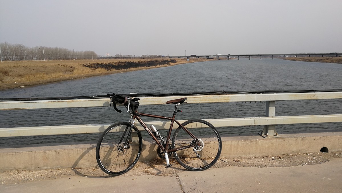 大河边的大碗面