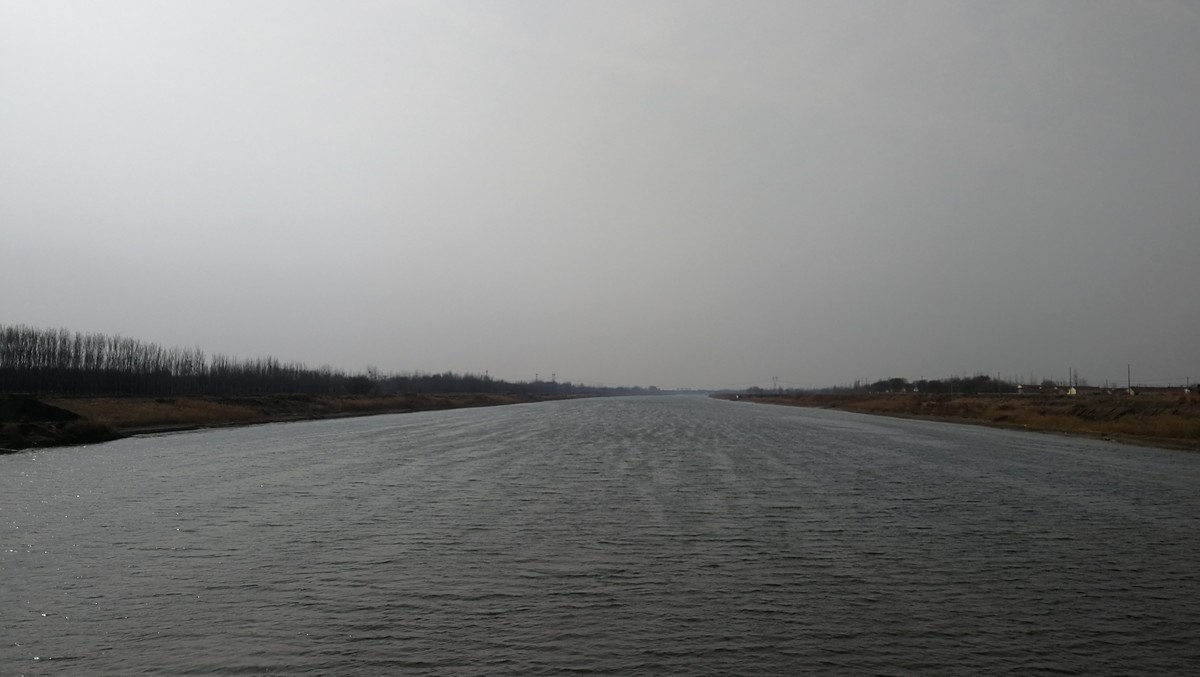 大河边的大碗面