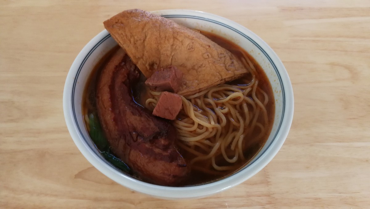 大河边的大碗面