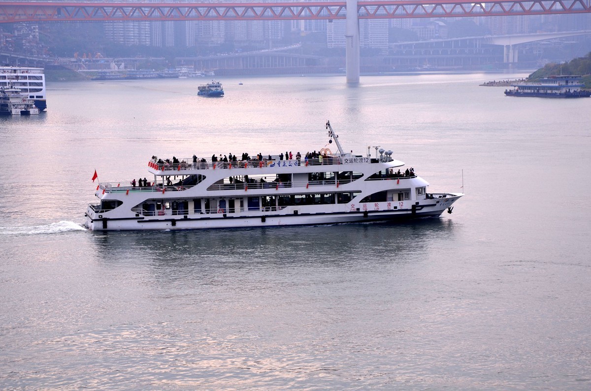 南滨路上观江城(三)