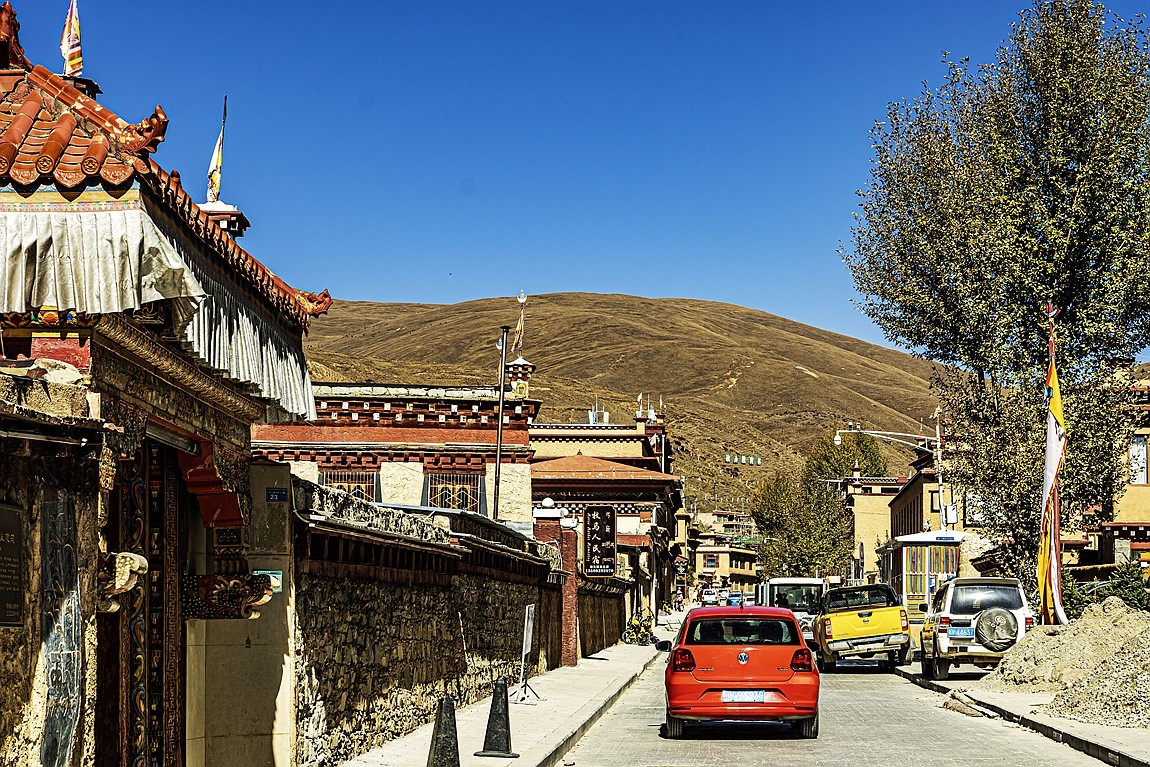 行走在318国道【28】天空之城【理塘--勒通古镇】