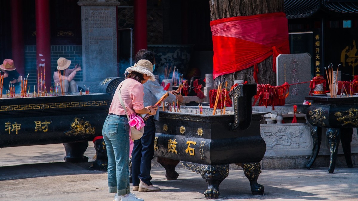 大 黑 山 石 鼓 寺