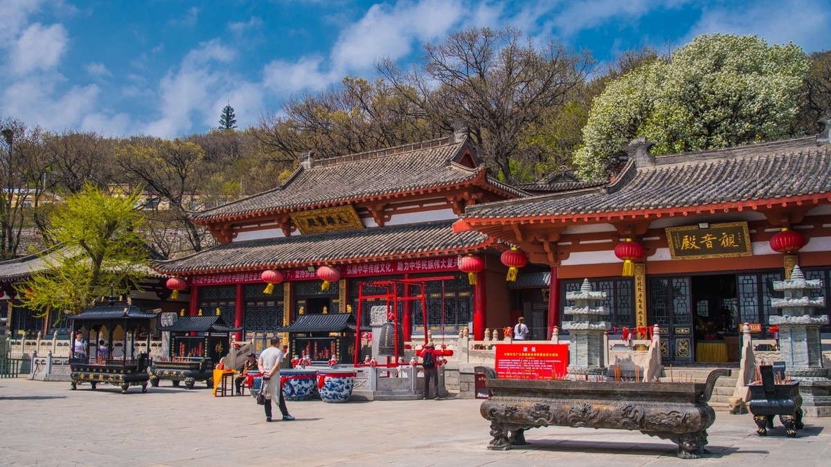 大 黑 山 石 鼓 寺