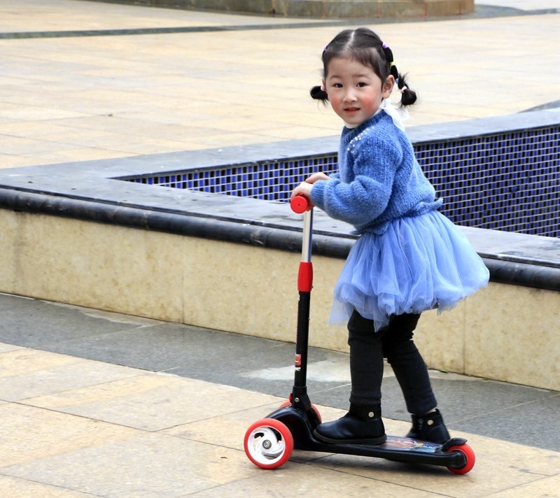 632【不老松：海南游摄纪实】长島兰湾可爱的女童！