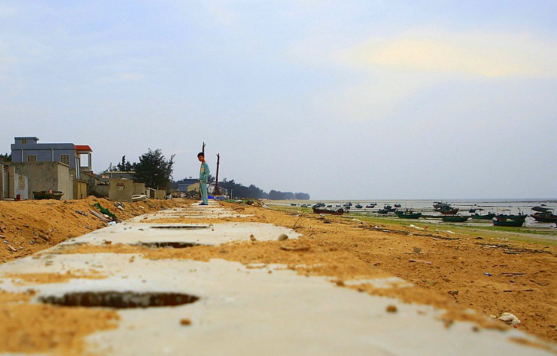 633【不老松：海南游摄纪实】长島兰湾西侧龙豪村防潮堤！