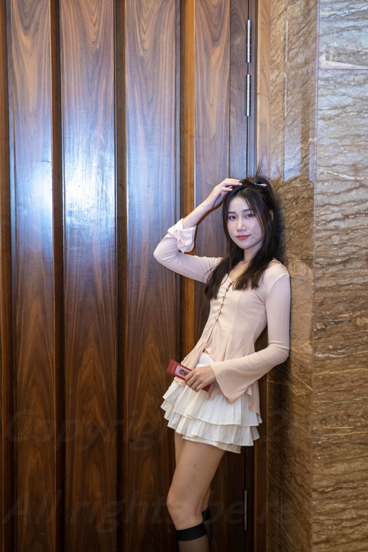 又看走秀签名处