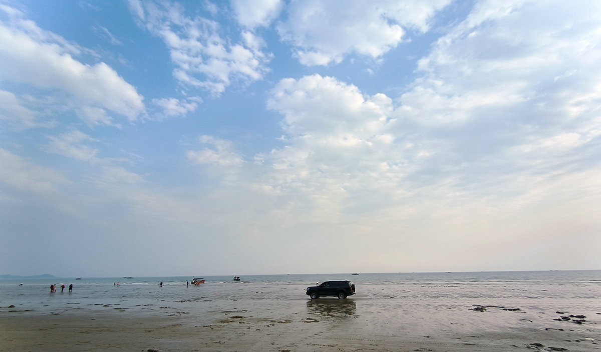 2024春节 滇桂沿边行（30）金灿灿的海滨