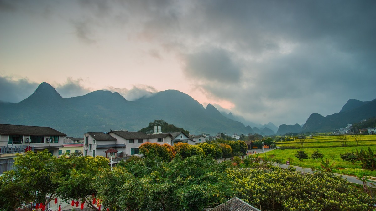 贵 州 兴 义 万 峰 林 和 下 灰 纳 村 （ 三 ）