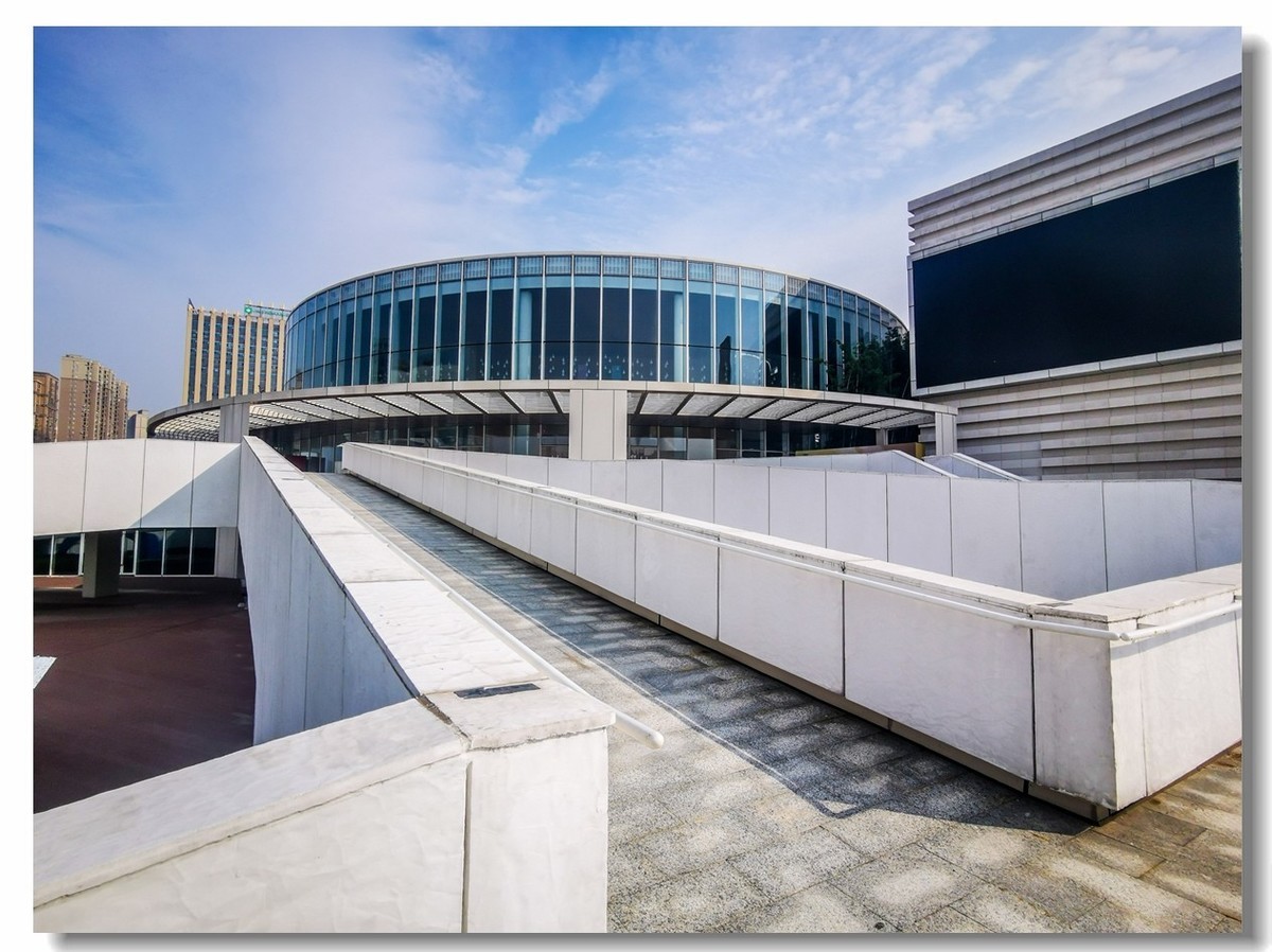 东西湖“文化中心”