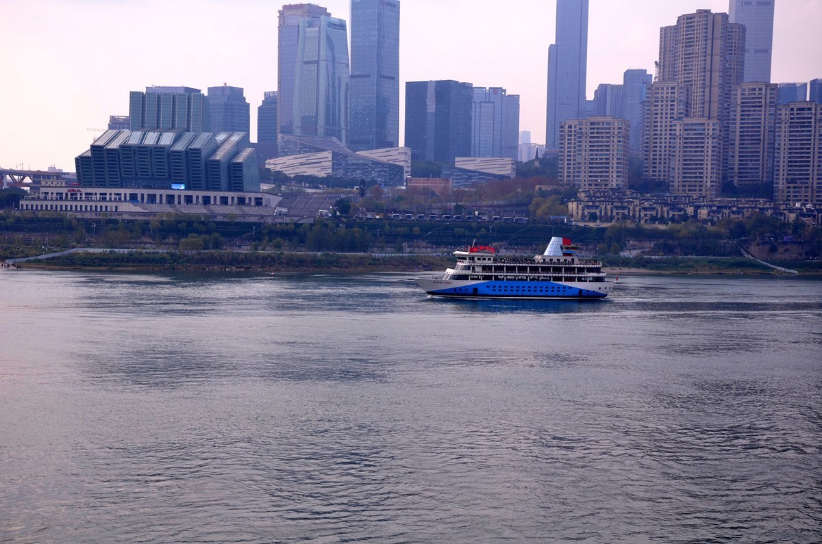 南滨路上观江城(三)