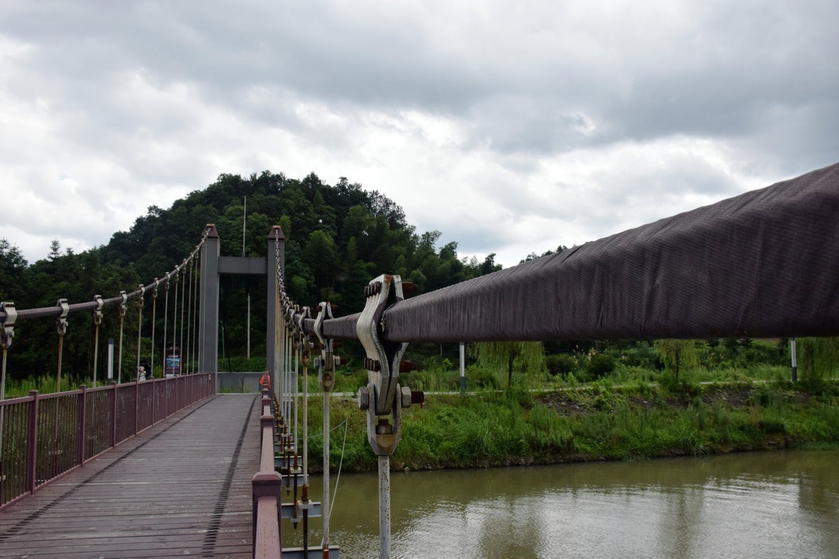 漫步星城 走街串巷（286）云影天光拍吊桥