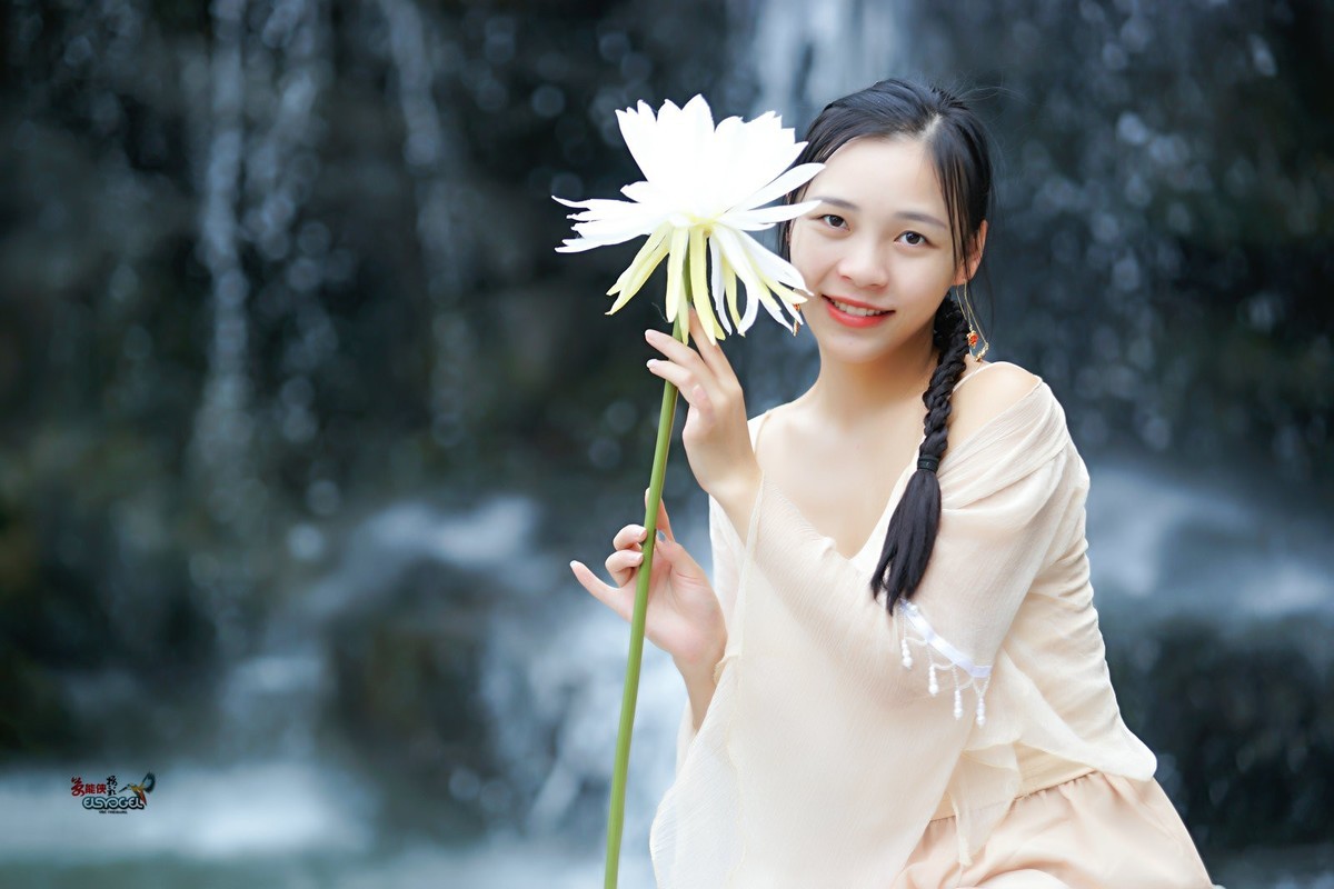 【远见青山近见仙】---佳佳