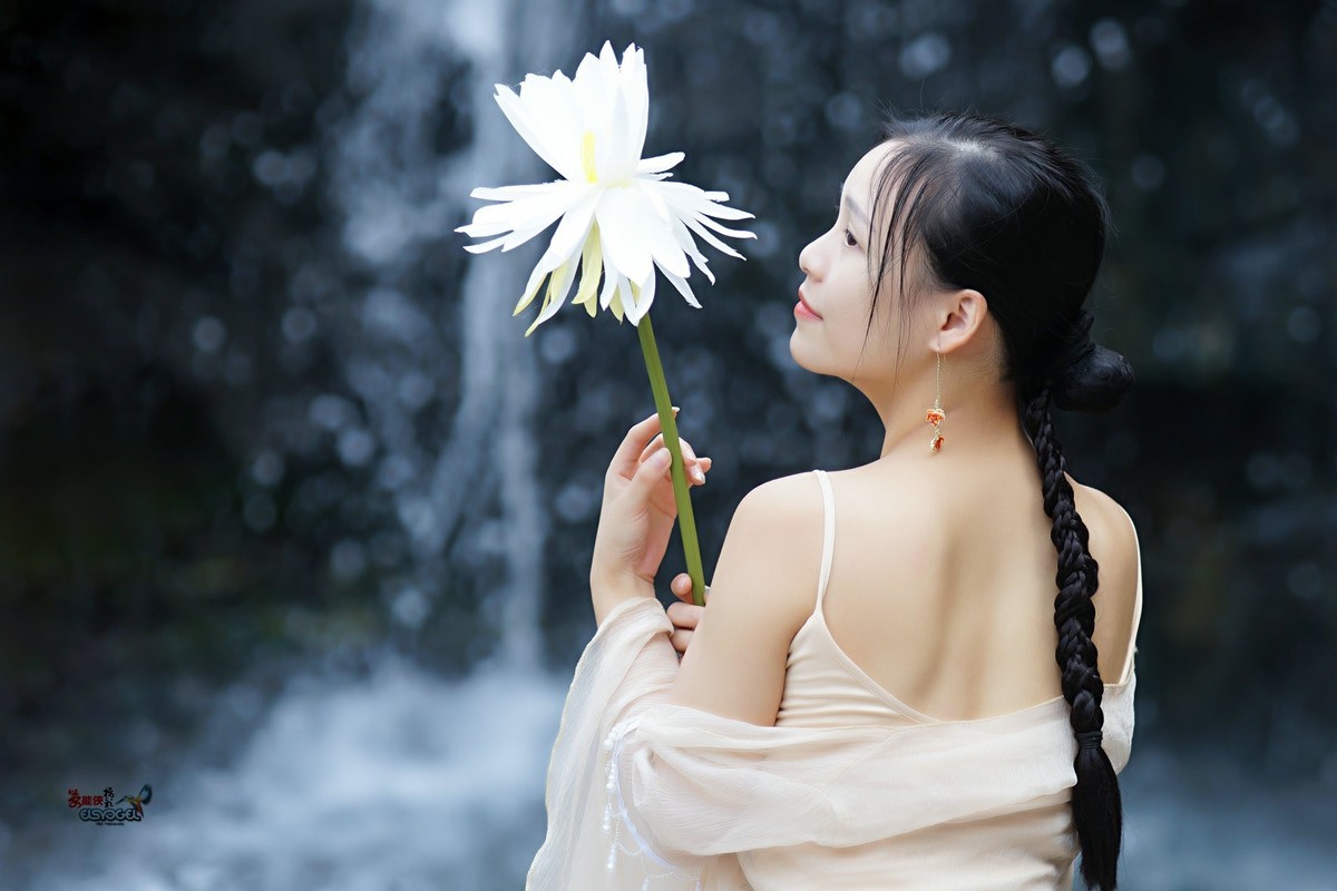 【远见青山近见仙】---佳佳