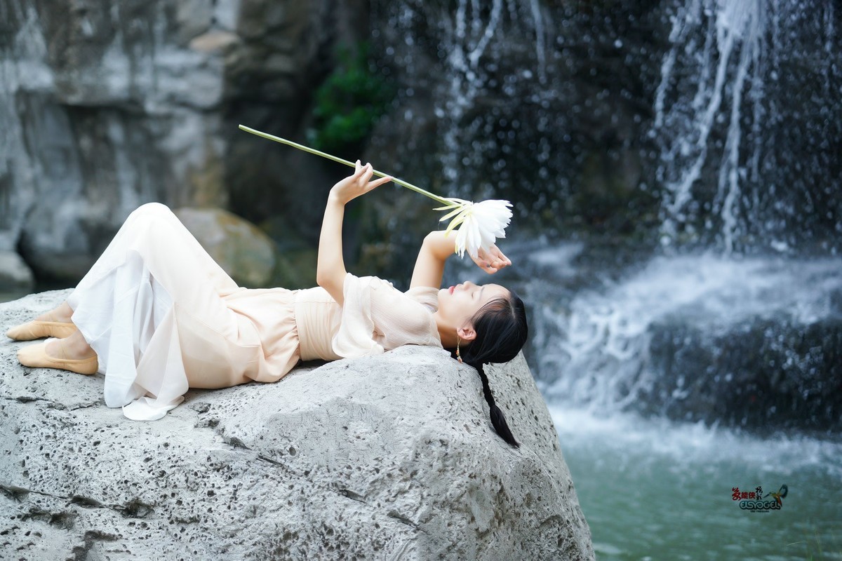 【远见青山近见仙】---佳佳