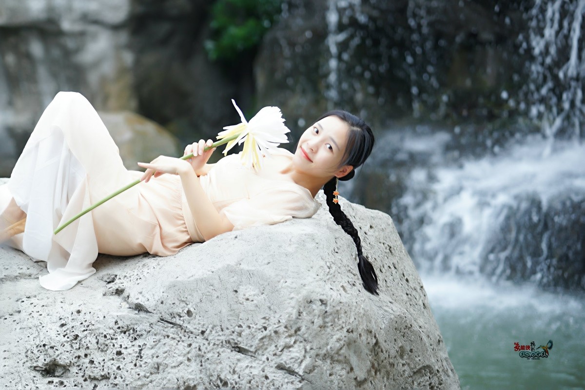 【远见青山近见仙】---佳佳