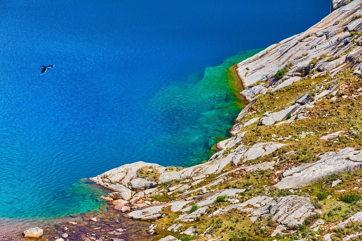 静谧的高原湖泊-错通翠湖，海拔4600米。
