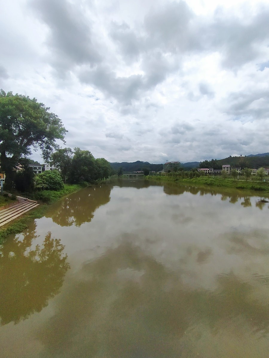 漫步星城 走街串巷（286）云影天光拍吊桥