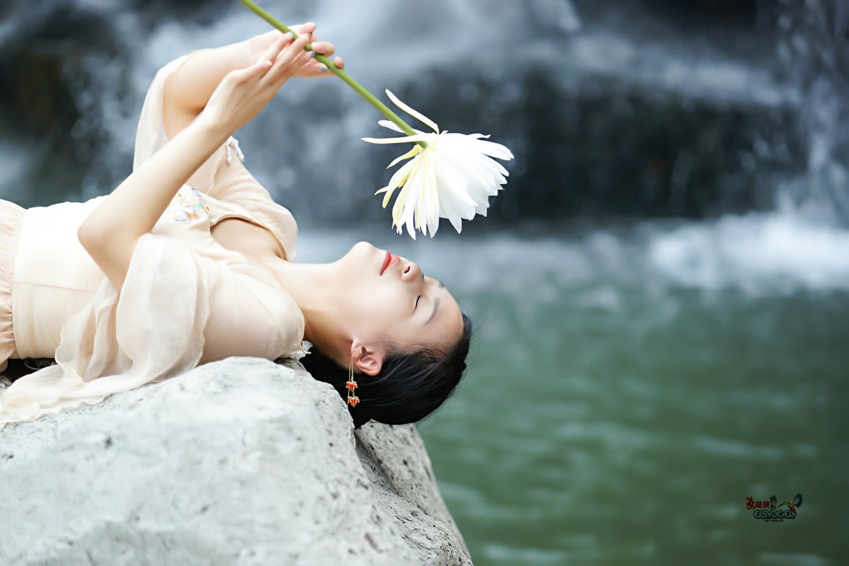 【远见青山近见仙】---佳佳