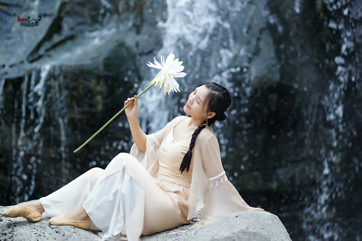 【远见青山近见仙】---佳佳