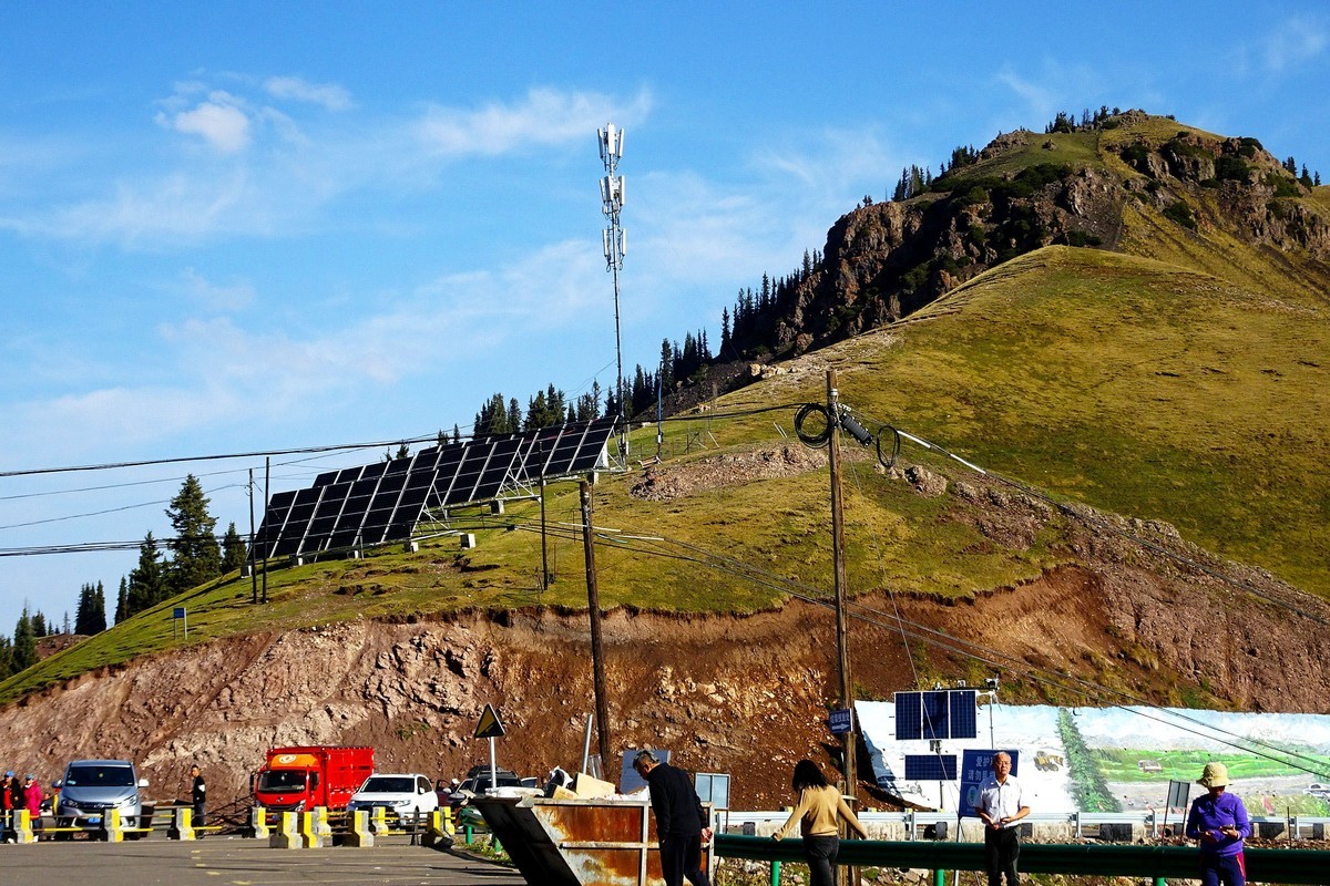 我在新疆伊昭公路”白石峰“等你