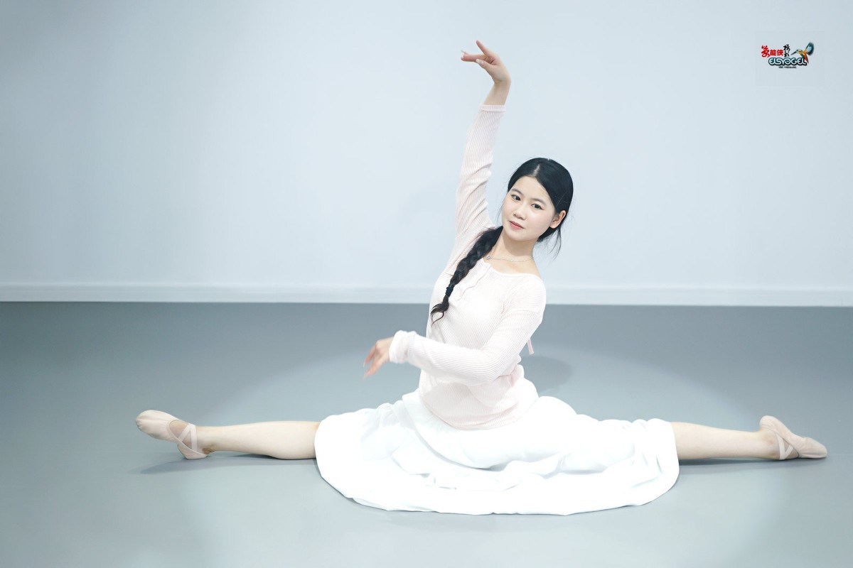 【1108舞蹈女生】---婷婷（续）