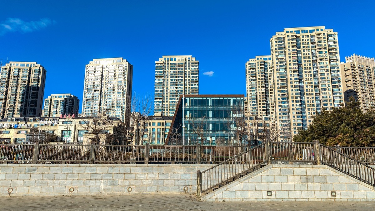 大 连 的 海 ------ 开发区临近杂货码头的海