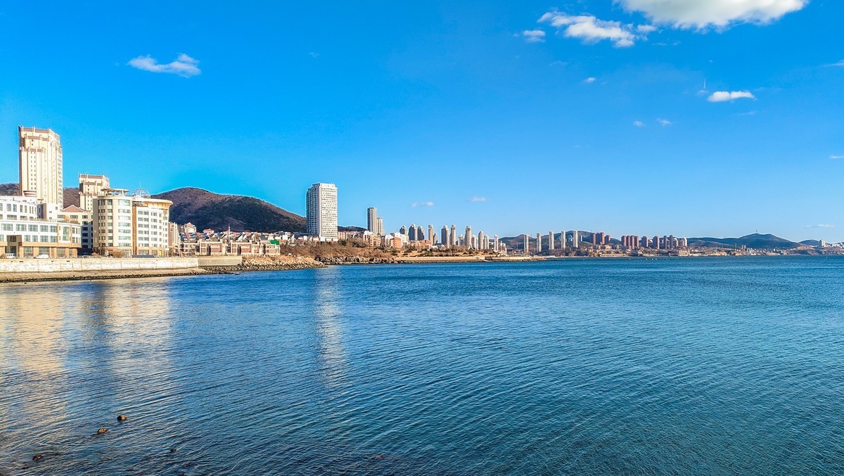 大 连 的 海 ------ 开发区临近杂货码头的海