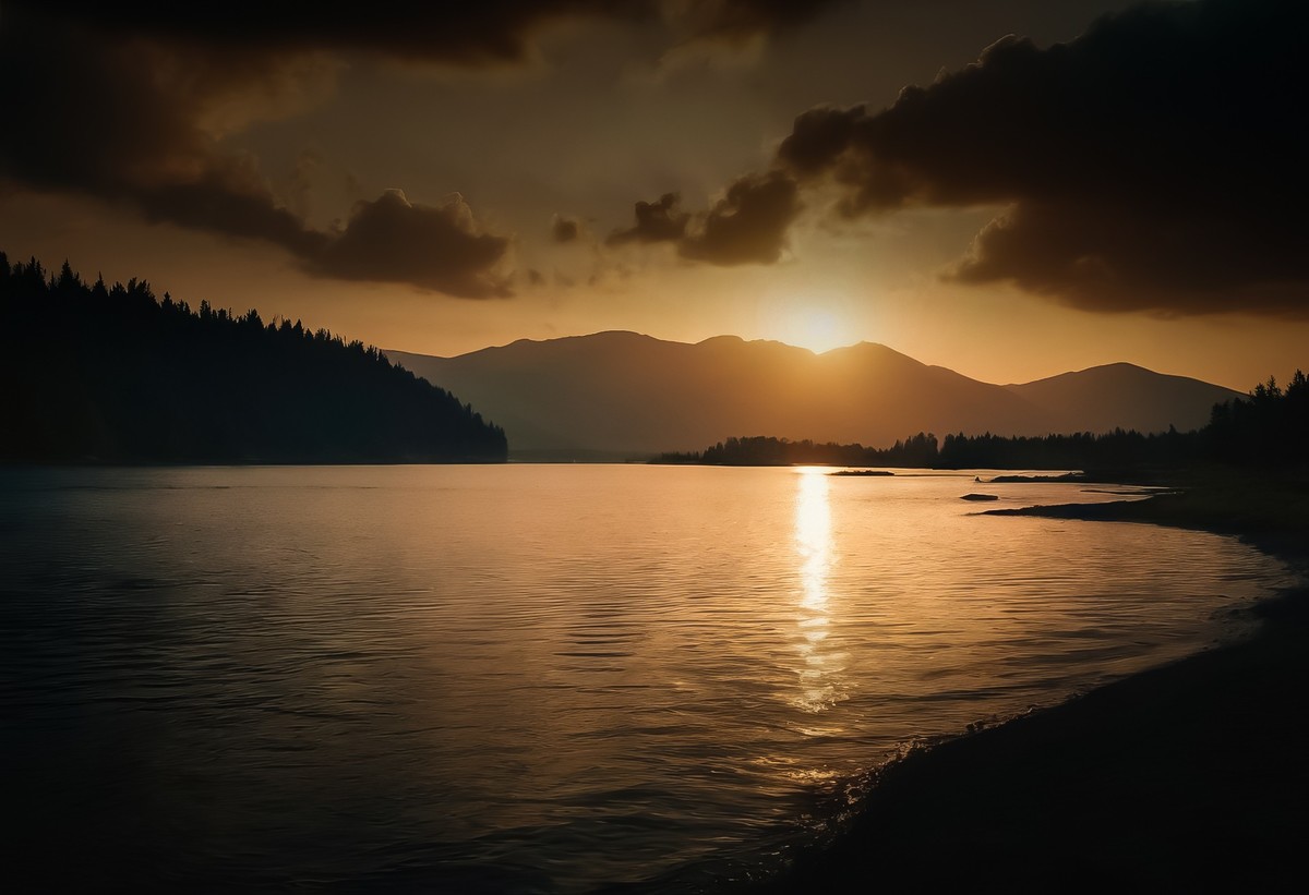 湖景的山影之恋