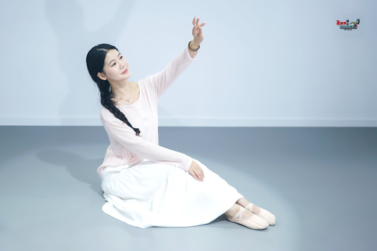 【1108舞蹈女生】---婷婷（续）