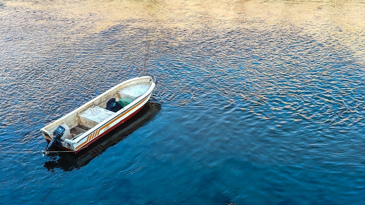 大 连 的 海 ------ 开发区临近杂货码头的海