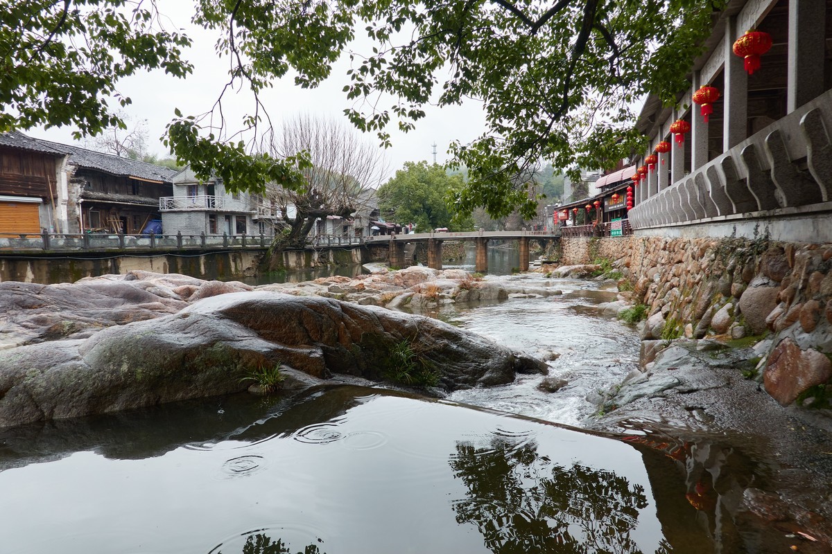 #花开春光寻美景# 疫情后来一次说走就走的旅行：宁波老外滩及岩头古村。