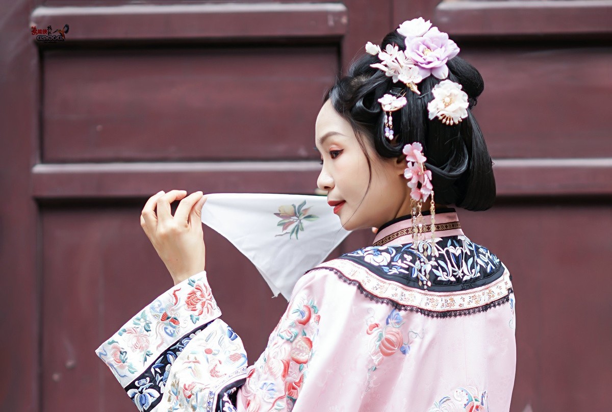 【旧梦清汉女】---小杨