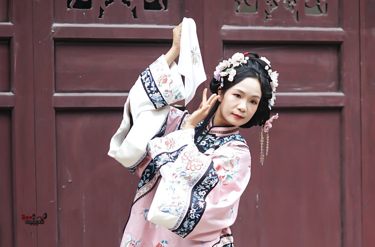 【旧梦清汉女】---小杨