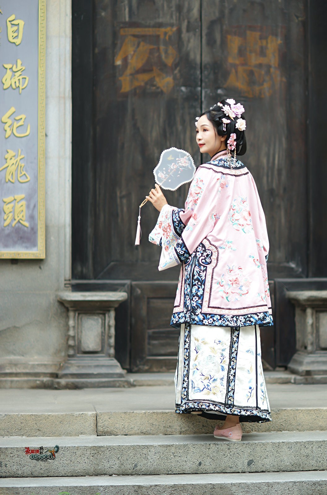 【旧梦清汉女】---小杨