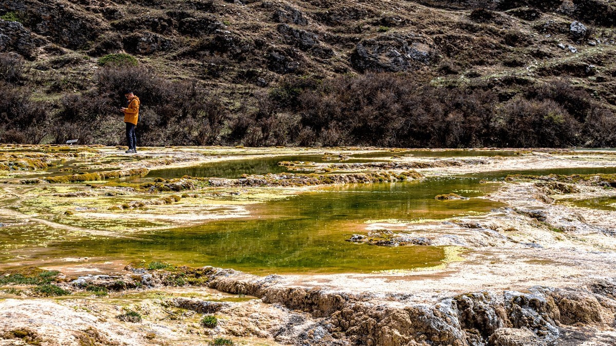 川西高原行摄--贡嘎山乡泉华滩【7】