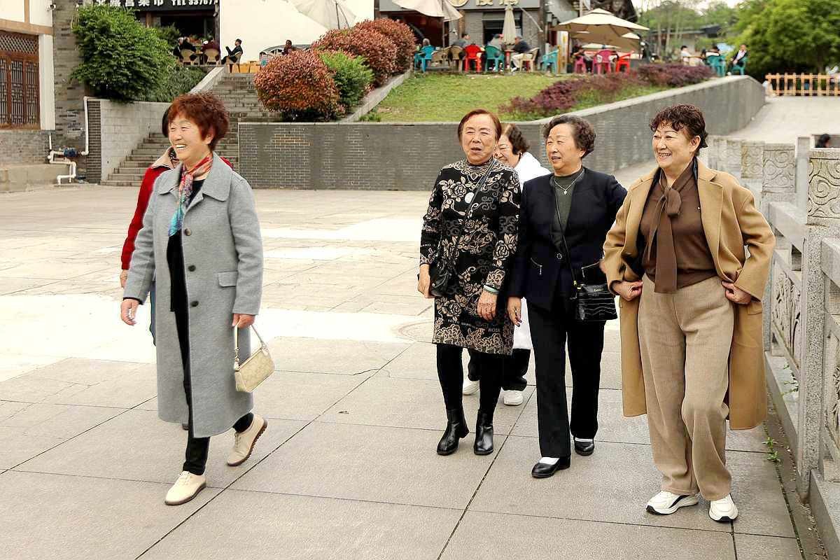 开心的老同学(一)