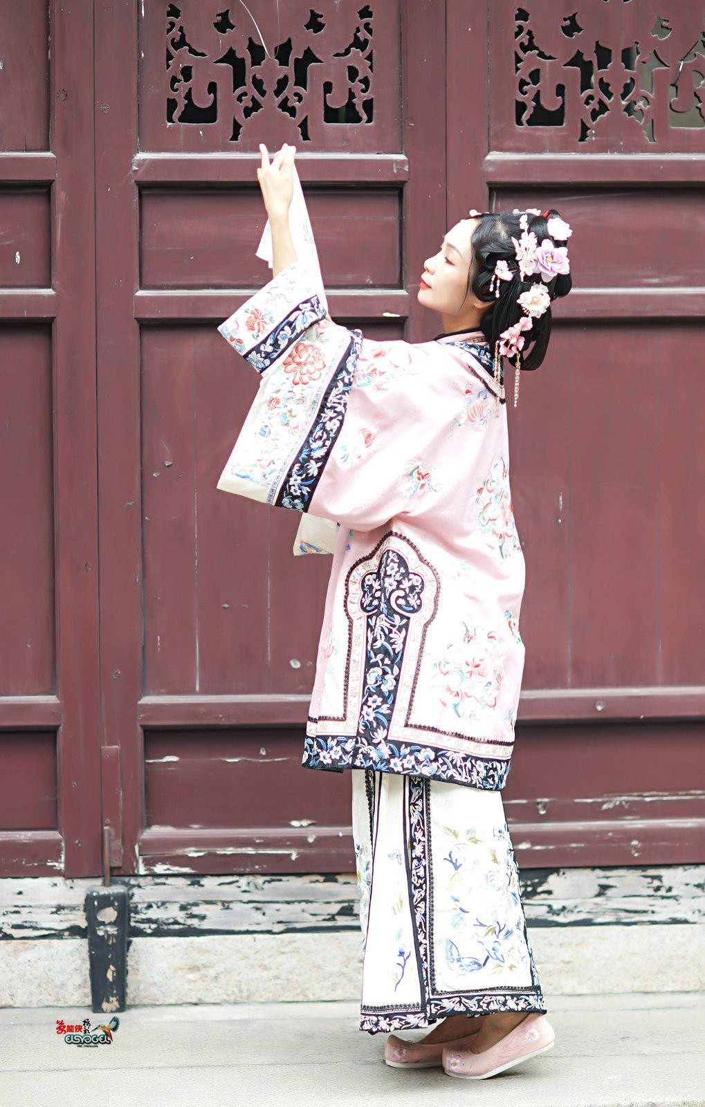 【旧梦清汉女】---小杨