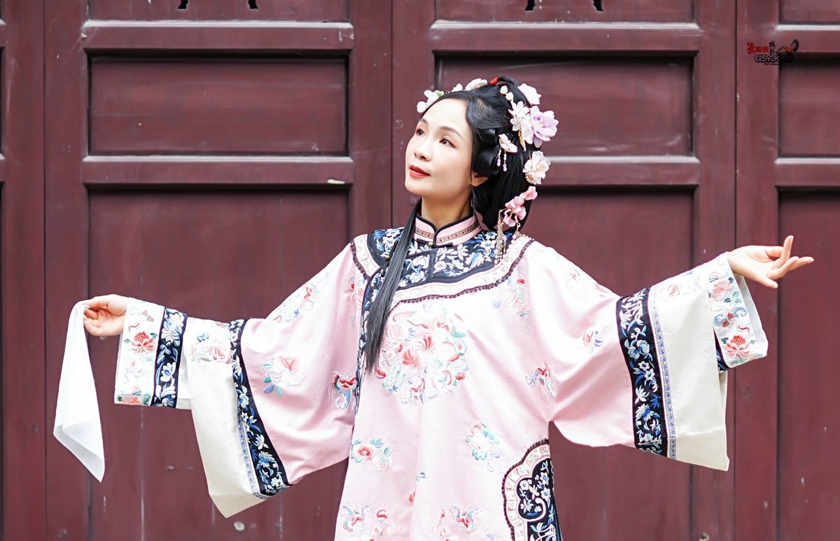 【旧梦清汉女】---小杨