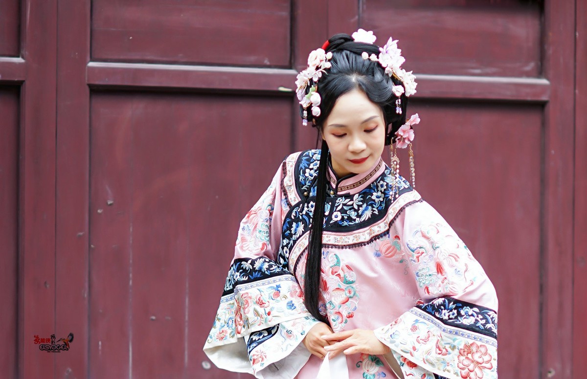 【旧梦清汉女】---小杨