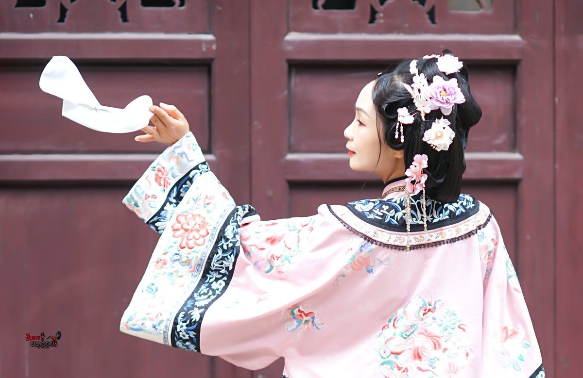 【旧梦清汉女】---小杨