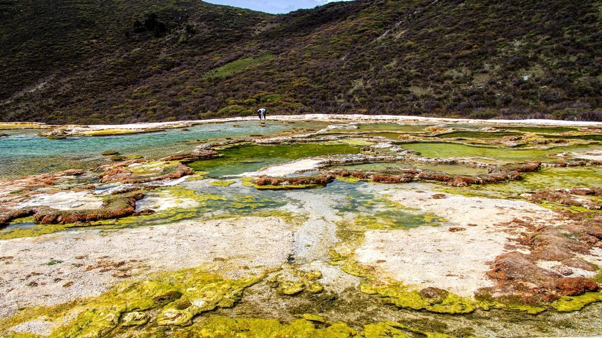 川西高原行摄--贡嘎山乡泉华滩【7】
