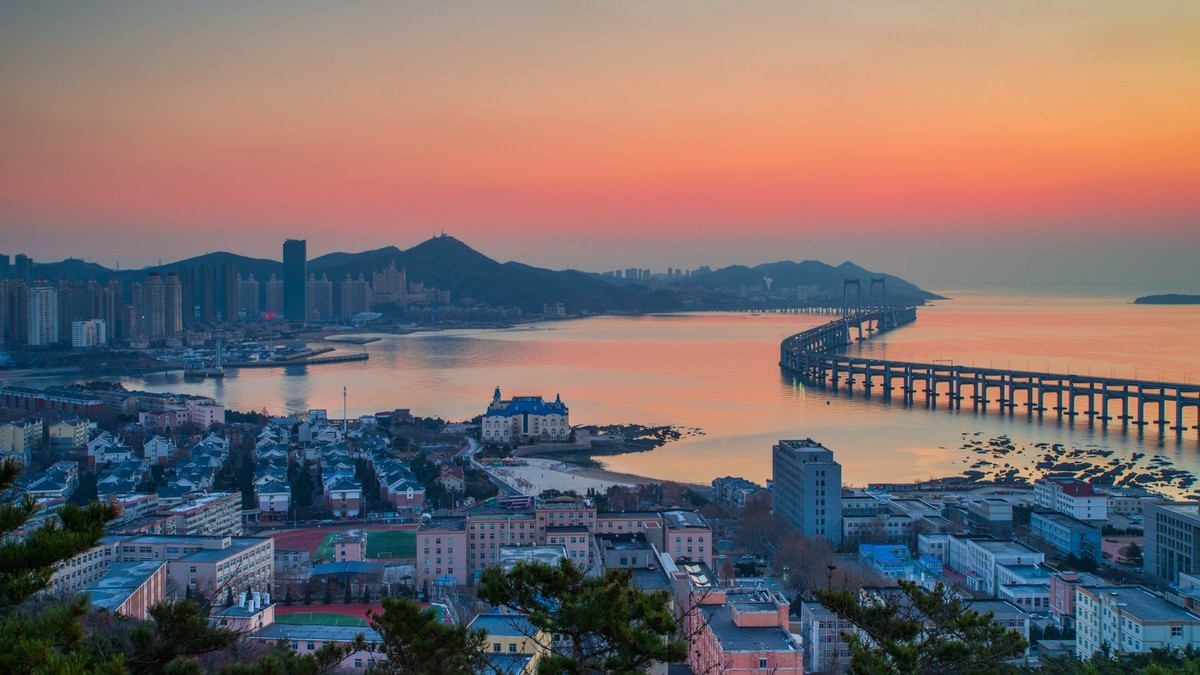 星 海 湾 西 尖 山 晨 曦