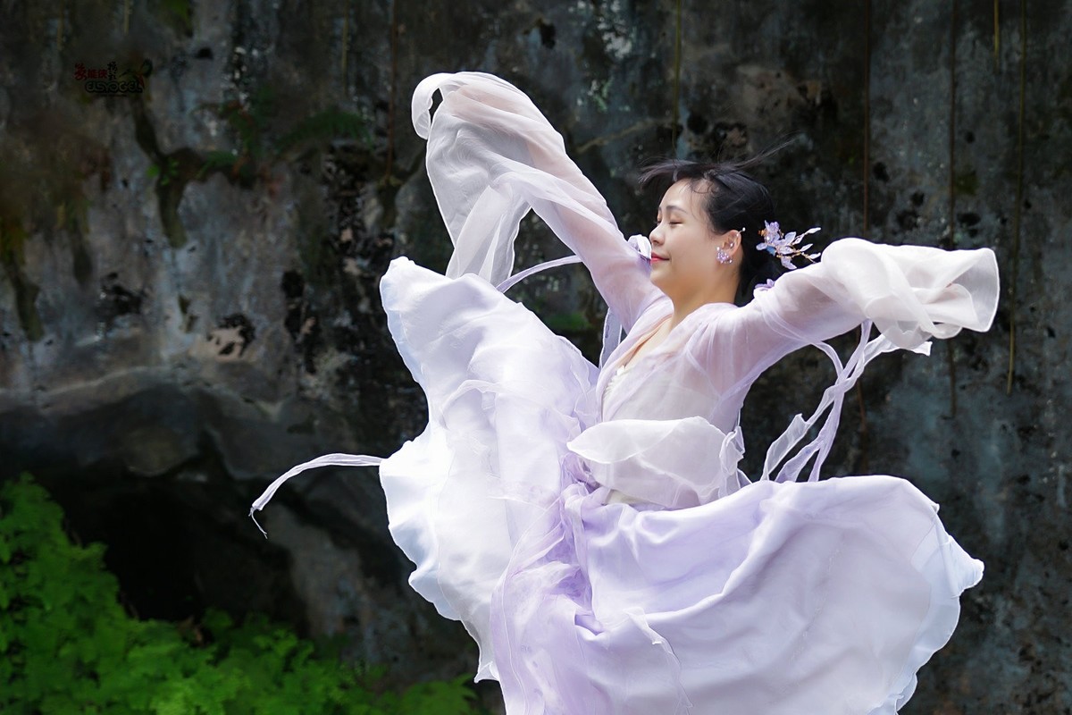 【舞蝶寻花】---隹佳