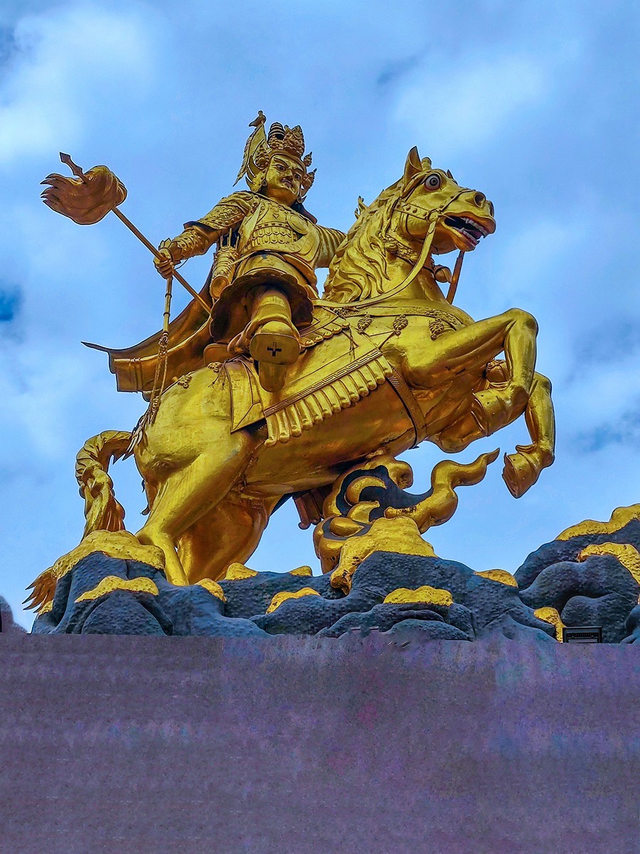 上海～成都～拉萨骑游随拍（82）藏区人文——强巴林寺