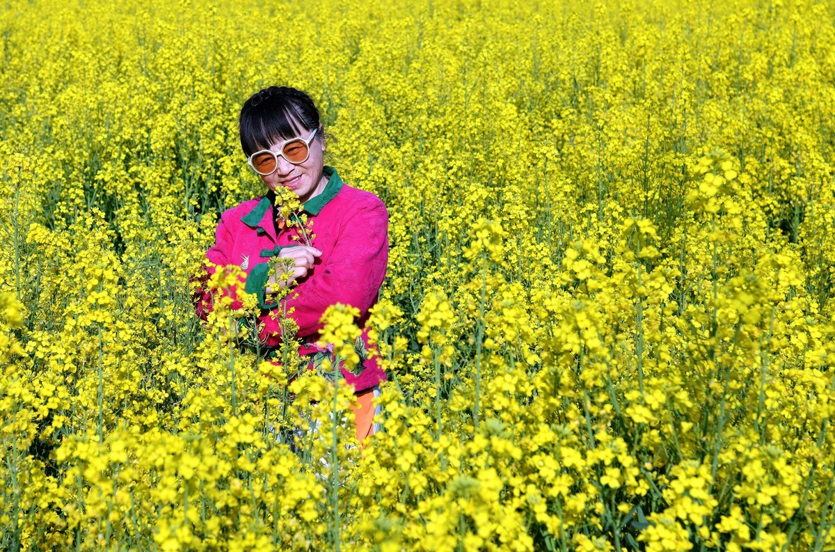 大妈爱菜花