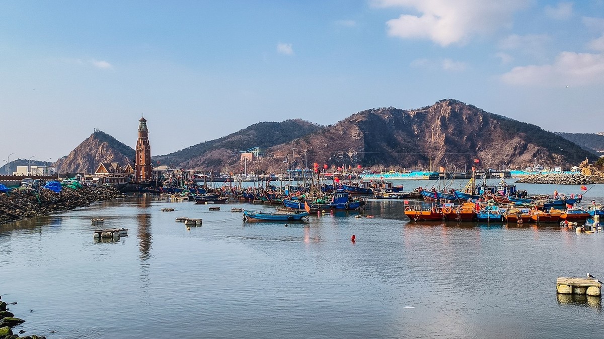 大 连 的 海 ------ 250305 渔 人 码 头 （ 二 ）