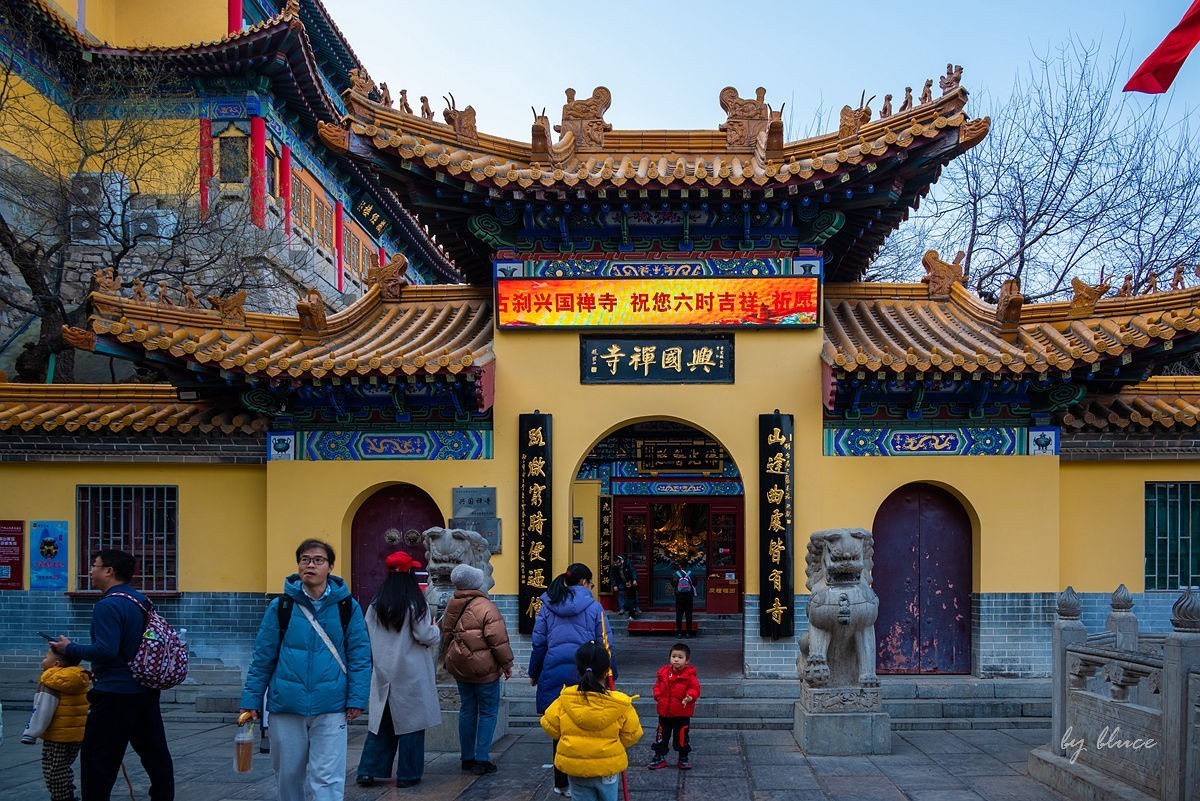 登千佛山（三）