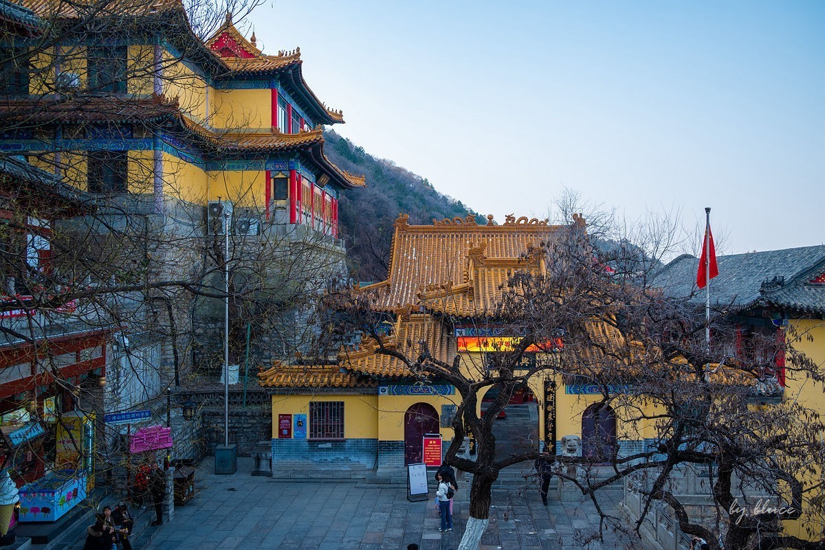 登千佛山（三）