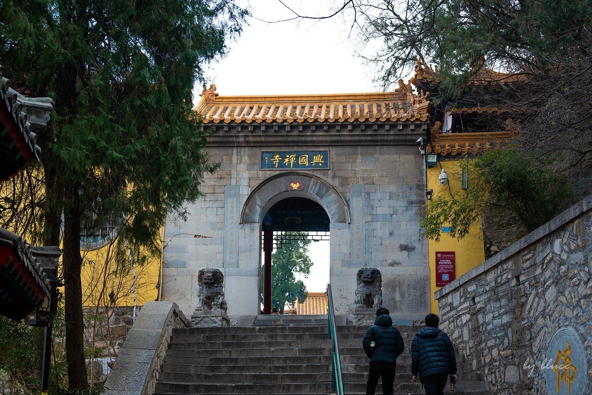 登千佛山（三）