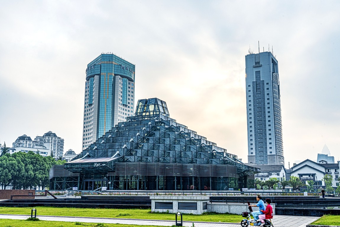 祝各位老朋友中秋佳节快乐！！江南行--【21】绍兴--古城随拍-秋瑾就义地-古轩亭口